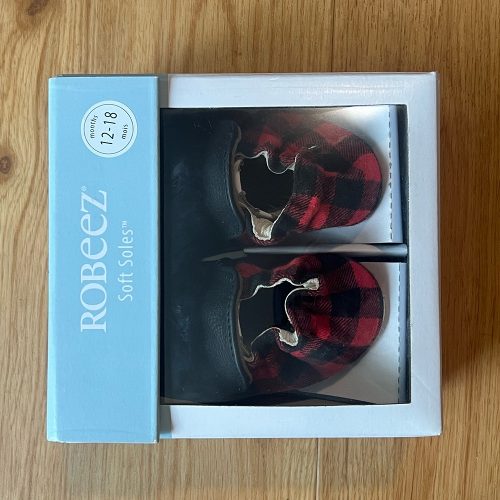 New in Box 12-18 Month Robeez Soft Soles